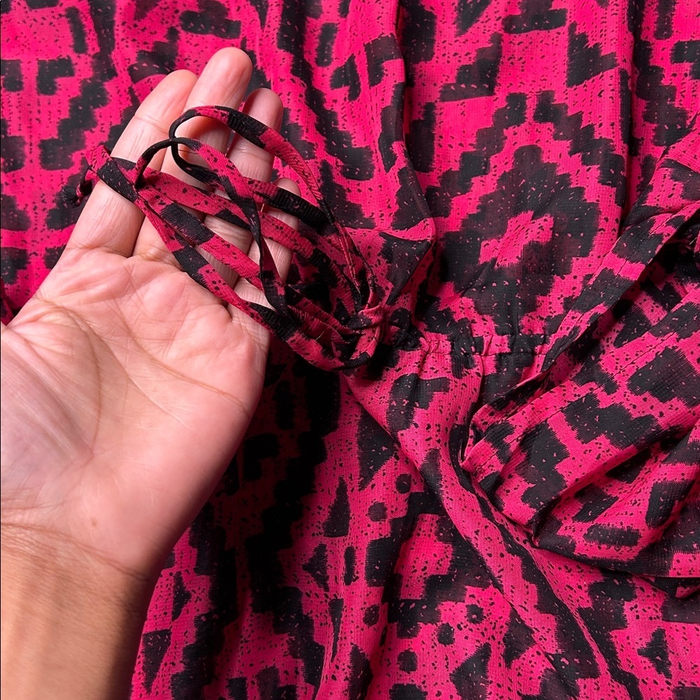 No Boundaries Geometric Pink and Black Blouse - Picture 7 of 9